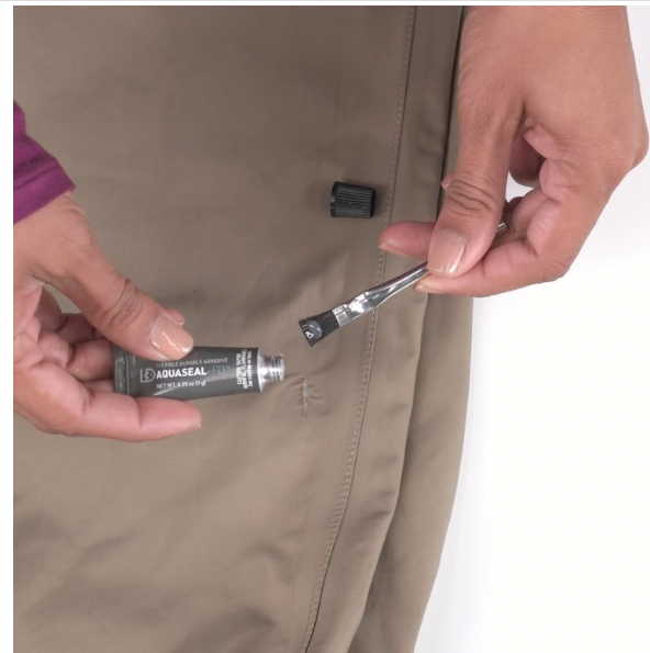 Gear Aid Aquaseal + FD Repair Kit